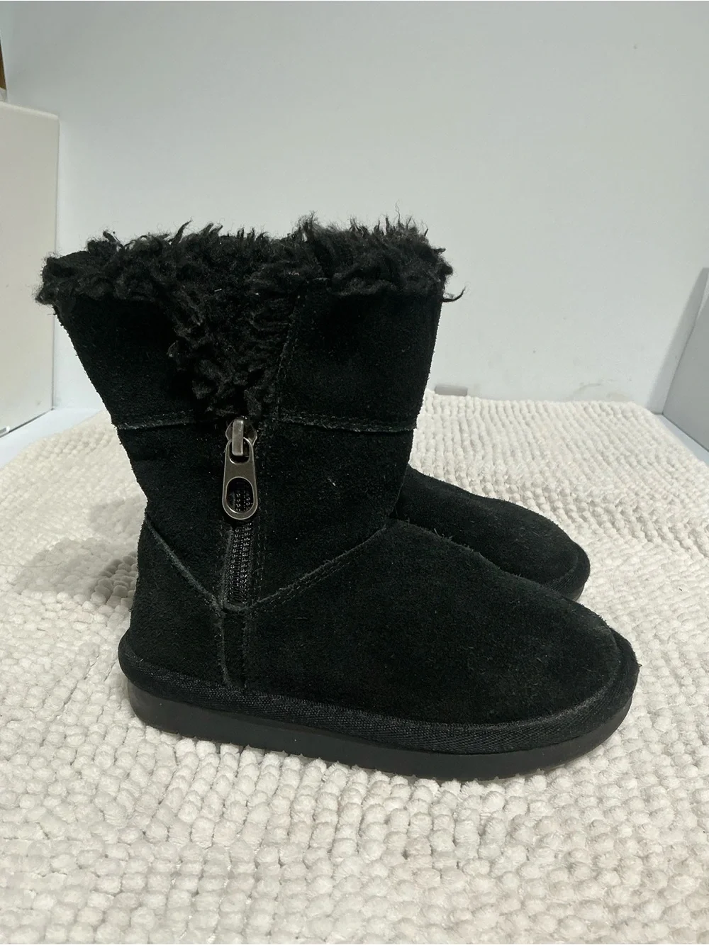 Koolaburra Black Suede Faux-Fur Trim Kids Boots 9